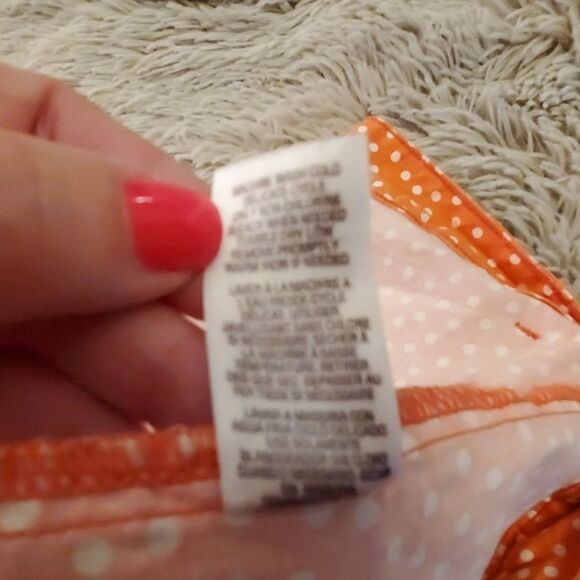 Cute orange and white polka dotted Splendid shorts - Picture 4 of 8